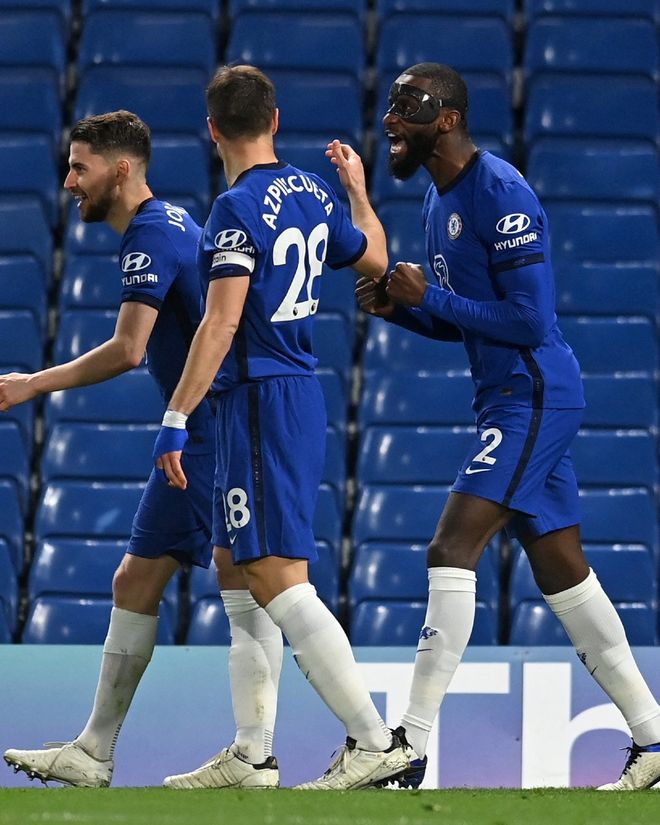 自称亚泰18岁后卫刘议阳女友的账号指控其恋爱期出轨、裸聊