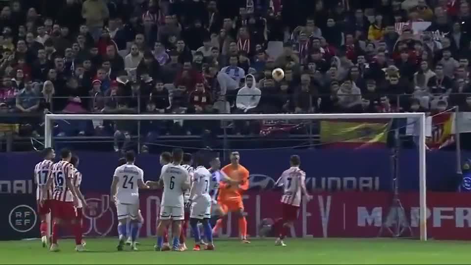 皇马战力全面评测：姆巴佩闪耀圣母大教堂，库尔图瓦再展门神风采