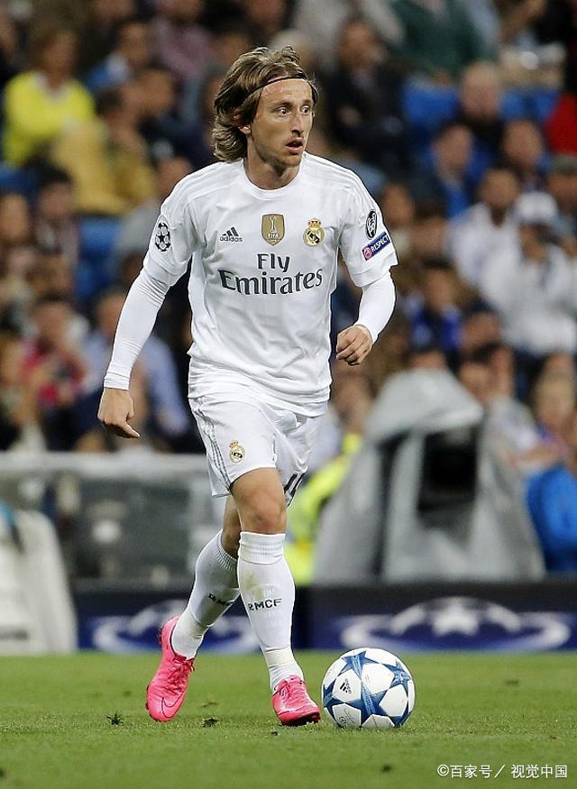 边路推进打满全场