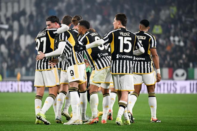 记者：梅西不考虑以球员身份回巴萨，若回归会是担任管理职务